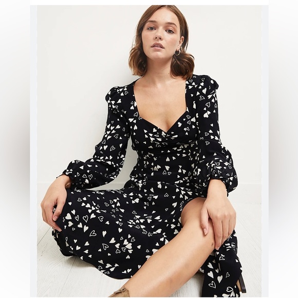 Fame and Partners Dresses & Skirts - Fame and Partners Beautiful Cherry Blossom Long Sleeve Flare Mini Dress M64